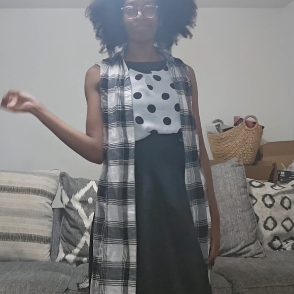 XS black and white extra long flannel shawl - Picture 6 of 6